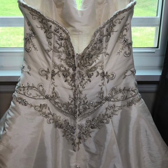 Alfred Angelo sweetheart bridal gown - Picture 8 of 11